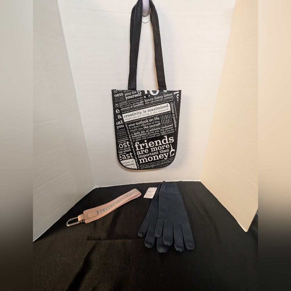 New Lululemon Tech and Toasty Knit Gloves Bonus Keychain With Bag Lot Bundle